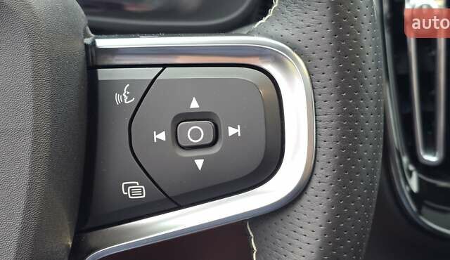 Чорний Вольво XC40 Recharge, об'ємом двигуна 0 л та пробігом 138 тис. км за 28800 $, фото 115 на Automoto.ua