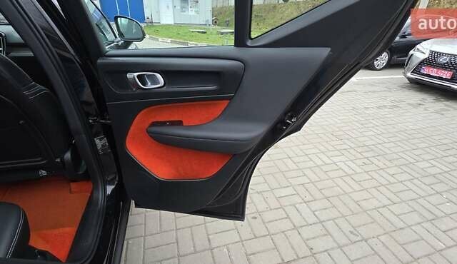 Чорний Вольво XC40 Recharge, об'ємом двигуна 0 л та пробігом 138 тис. км за 28800 $, фото 90 на Automoto.ua