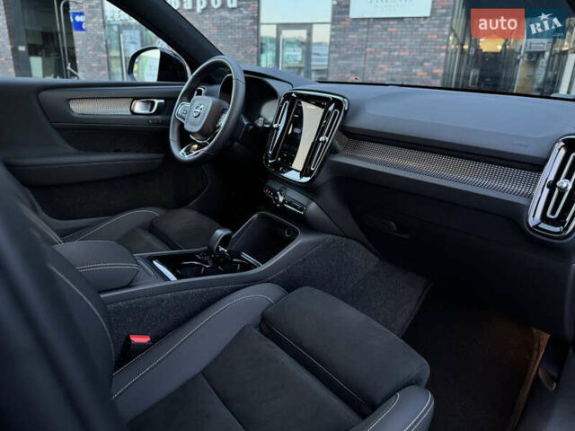 Черный Вольво XC40 Recharge, объемом двигателя 0 л и пробегом 38 тыс. км за 24800 $, фото 75 на Automoto.ua