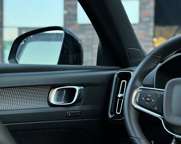 Черный Вольво XC40 Recharge, объемом двигателя 0 л и пробегом 38 тыс. км за 24800 $, фото 44 на Automoto.ua