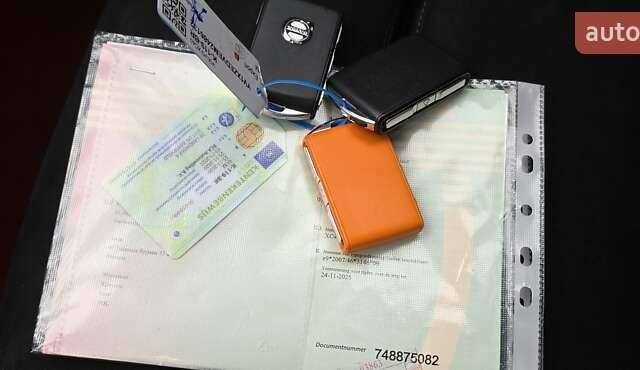 Чорний Вольво XC40 Recharge, об'ємом двигуна 0 л та пробігом 138 тис. км за 28800 $, фото 108 на Automoto.ua