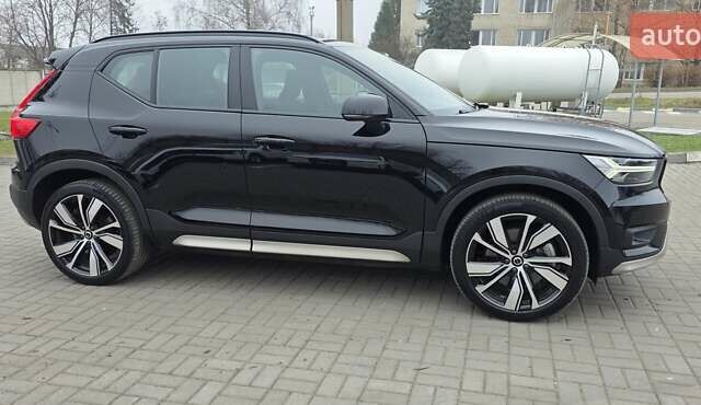 Чорний Вольво XC40 Recharge, об'ємом двигуна 0 л та пробігом 138 тис. км за 28800 $, фото 13 на Automoto.ua