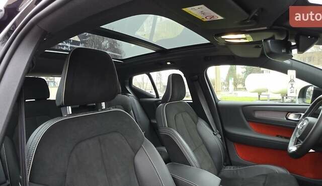 Чорний Вольво XC40 Recharge, об'ємом двигуна 0 л та пробігом 138 тис. км за 28800 $, фото 102 на Automoto.ua