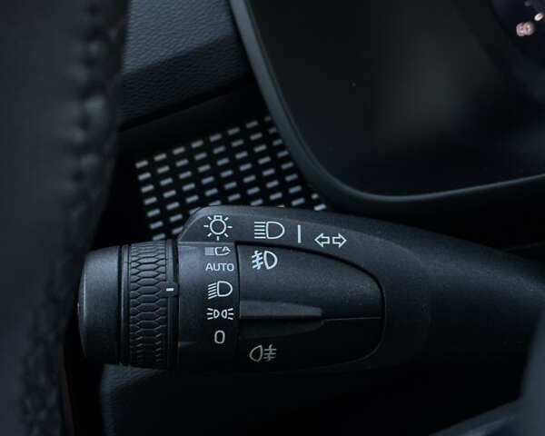 Черный Вольво XC40 Recharge, объемом двигателя 0 л и пробегом 38 тыс. км за 24800 $, фото 57 на Automoto.ua