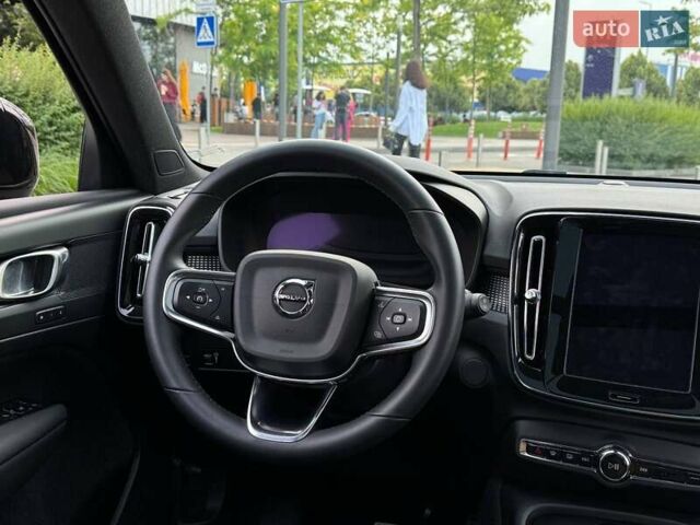 Черный Вольво XC40 Recharge, объемом двигателя 0 л и пробегом 17 тыс. км за 27490 $, фото 18 на Automoto.ua