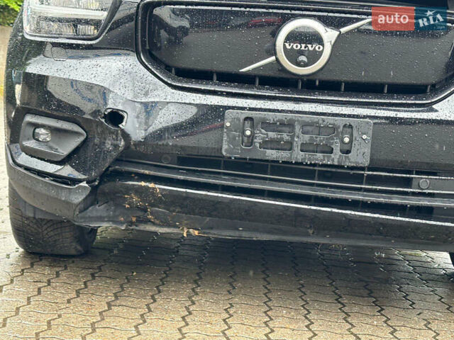 Черный Вольво XC40 Recharge, объемом двигателя 0 л и пробегом 195 тыс. км за 16200 $, фото 17 на Automoto.ua