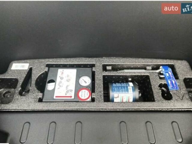 Чорний Вольво XC40 Recharge, об'ємом двигуна 0 л та пробігом 83 тис. км за 27000 $, фото 7 на Automoto.ua