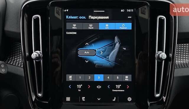 Чорний Вольво XC40 Recharge, об'ємом двигуна 0 л та пробігом 138 тис. км за 28800 $, фото 128 на Automoto.ua