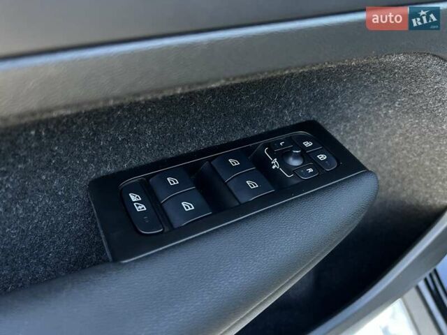 Черный Вольво XC40 Recharge, объемом двигателя 0 л и пробегом 62 тыс. км за 31500 $, фото 10 на Automoto.ua