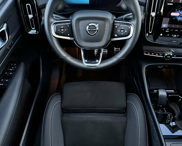 Черный Вольво XC40 Recharge, объемом двигателя 0 л и пробегом 38 тыс. км за 24800 $, фото 50 на Automoto.ua