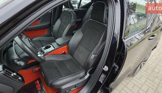 Чорний Вольво XC40 Recharge, об'ємом двигуна 0 л та пробігом 138 тис. км за 28800 $, фото 75 на Automoto.ua