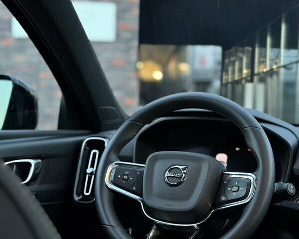 Черный Вольво XC40 Recharge, объемом двигателя 0 л и пробегом 38 тыс. км за 24800 $, фото 43 на Automoto.ua