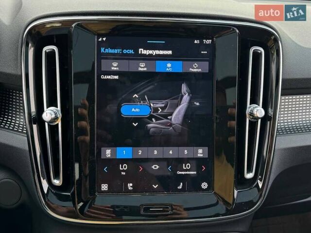 Черный Вольво XC40 Recharge, объемом двигателя 0 л и пробегом 17 тыс. км за 29490 $, фото 21 на Automoto.ua