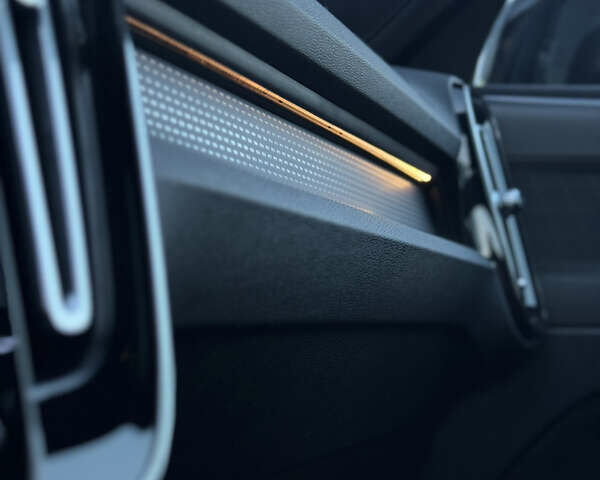 Черный Вольво XC40 Recharge, объемом двигателя 0 л и пробегом 38 тыс. км за 24800 $, фото 69 на Automoto.ua