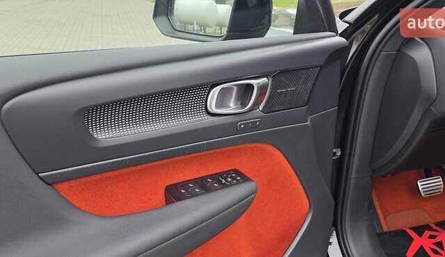 Чорний Вольво XC40 Recharge, об'ємом двигуна 0 л та пробігом 138 тис. км за 28800 $, фото 67 на Automoto.ua