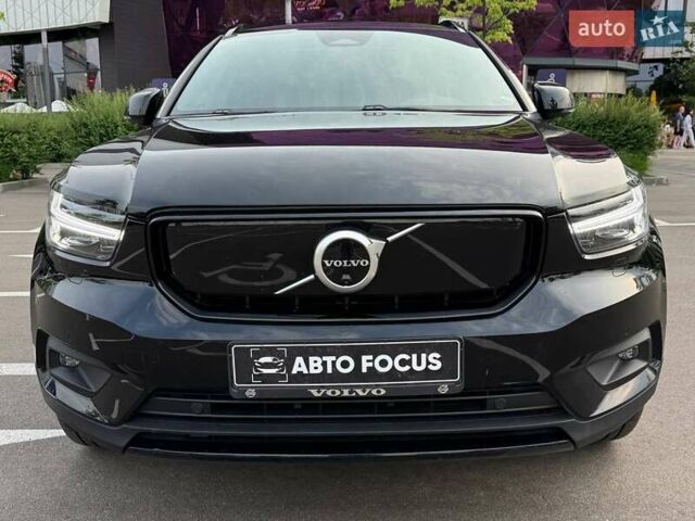Черный Вольво XC40 Recharge, объемом двигателя 0 л и пробегом 17 тыс. км за 29490 $, фото 1 на Automoto.ua