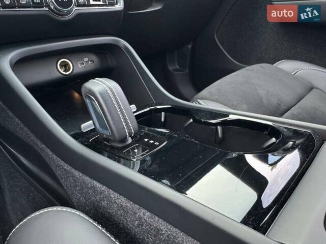 Черный Вольво XC40 Recharge, объемом двигателя 0 л и пробегом 17 тыс. км за 29490 $, фото 15 на Automoto.ua