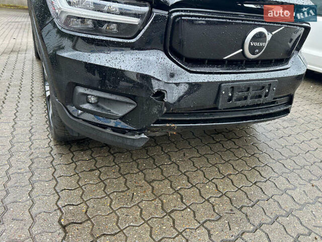 Черный Вольво XC40 Recharge, объемом двигателя 0 л и пробегом 195 тыс. км за 16200 $, фото 15 на Automoto.ua