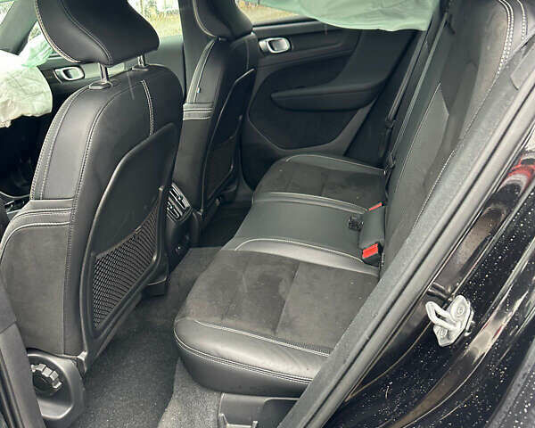Черный Вольво XC40 Recharge, объемом двигателя 0 л и пробегом 195 тыс. км за 16200 $, фото 12 на Automoto.ua