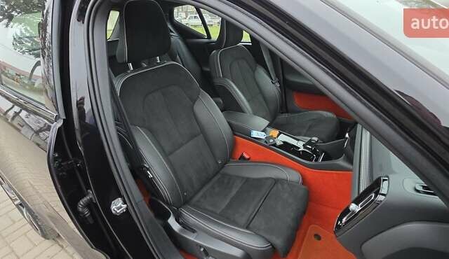 Чорний Вольво XC40 Recharge, об'ємом двигуна 0 л та пробігом 138 тис. км за 28800 $, фото 101 на Automoto.ua