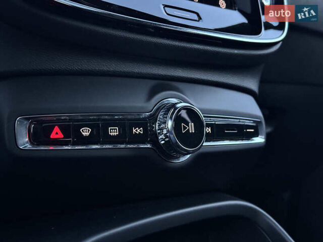 Черный Вольво XC40 Recharge, объемом двигателя 0 л и пробегом 38 тыс. км за 24800 $, фото 71 на Automoto.ua