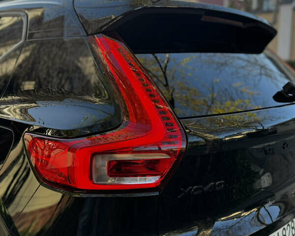 Черный Вольво XC40 Recharge, объемом двигателя 0 л и пробегом 36 тыс. км за 32000 $, фото 84 на Automoto.ua