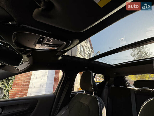 Черный Вольво XC40 Recharge, объемом двигателя 0 л и пробегом 36 тыс. км за 32000 $, фото 54 на Automoto.ua