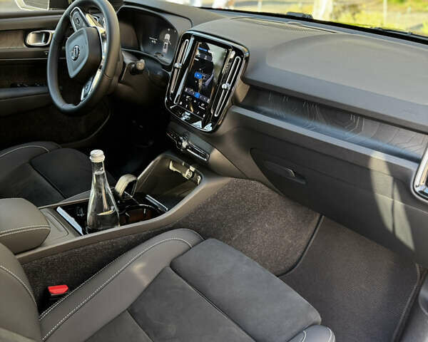Черный Вольво XC40 Recharge, объемом двигателя 0 л и пробегом 36 тыс. км за 32000 $, фото 33 на Automoto.ua