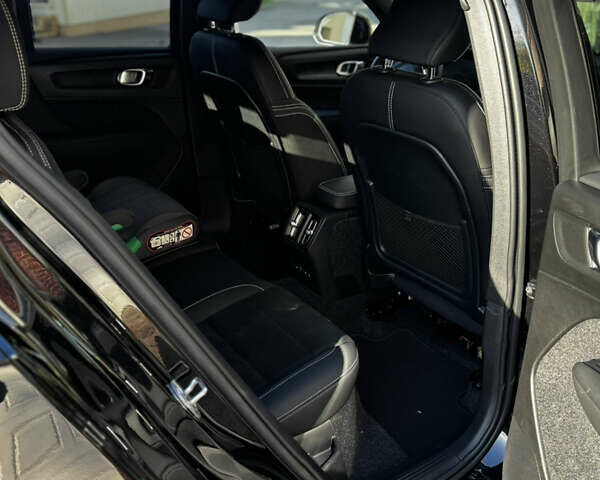 Черный Вольво XC40 Recharge, объемом двигателя 0 л и пробегом 36 тыс. км за 32000 $, фото 26 на Automoto.ua