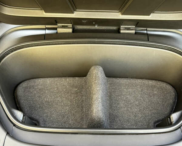 Черный Вольво XC40 Recharge, объемом двигателя 0 л и пробегом 36 тыс. км за 32000 $, фото 48 на Automoto.ua