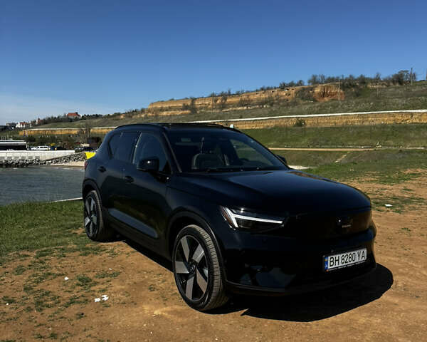 Черный Вольво XC40 Recharge, объемом двигателя 0 л и пробегом 36 тыс. км за 32000 $, фото 5 на Automoto.ua