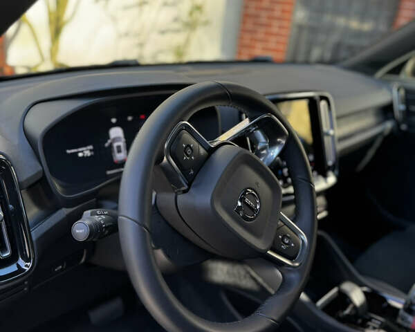 Черный Вольво XC40 Recharge, объемом двигателя 0 л и пробегом 36 тыс. км за 32000 $, фото 41 на Automoto.ua