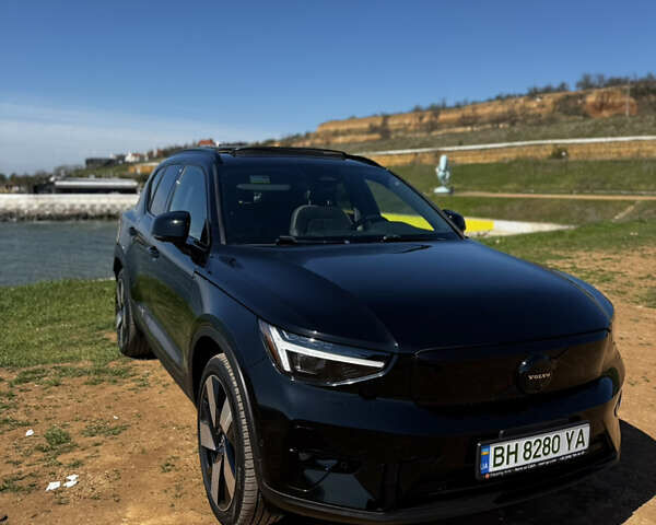 Черный Вольво XC40 Recharge, объемом двигателя 0 л и пробегом 36 тыс. км за 32000 $, фото 6 на Automoto.ua