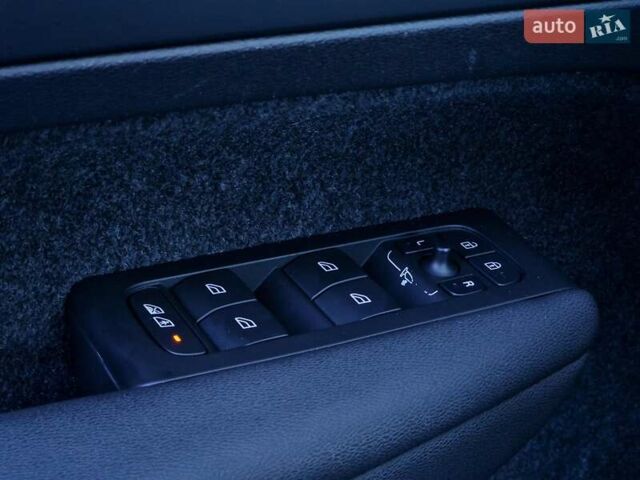 Чорний Вольво XC40 Recharge, об'ємом двигуна 0 л та пробігом 36 тис. км за 34990 $, фото 70 на Automoto.ua