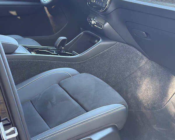 Вольво XC40 Recharge 2023 в Ровно на Automoto.ua Черный Вольво XC40 Recharge, объемом двигателя 0 л и пробегом 50 тыс. км за 28300 $, фото 37 на Automoto.ua