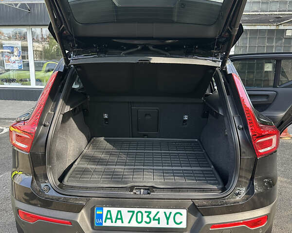 Черный Вольво XC40 Recharge, объемом двигателя 0 л и пробегом 29 тыс. км за 31300 $, фото 10 на Automoto.ua