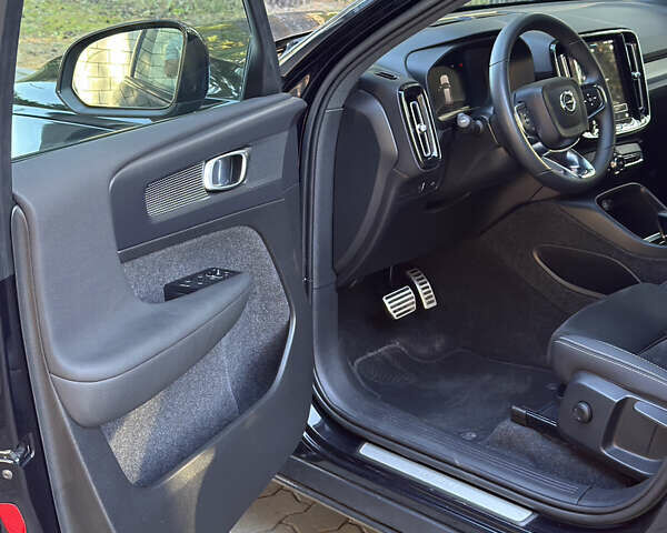 Вольво XC40 Recharge 2023 в Ровно на Automoto.ua Черный Вольво XC40 Recharge, объемом двигателя 0 л и пробегом 50 тыс. км за 28300 $, фото 29 на Automoto.ua