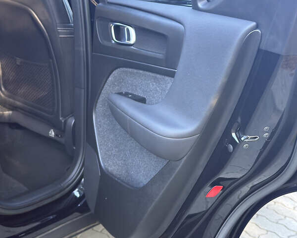 Вольво XC40 Recharge 2023 в Ровно на Automoto.ua Черный Вольво XC40 Recharge, объемом двигателя 0 л и пробегом 50 тыс. км за 28300 $, фото 35 на Automoto.ua