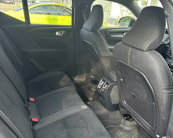 Черный Вольво XC40 Recharge, объемом двигателя 0 л и пробегом 29 тыс. км за 31300 $, фото 2 на Automoto.ua