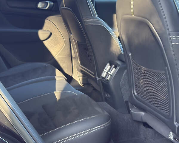 Вольво XC40 Recharge 2023 в Ровно на Automoto.ua Черный Вольво XC40 Recharge, объемом двигателя 0 л и пробегом 50 тыс. км за 28300 $, фото 36 на Automoto.ua