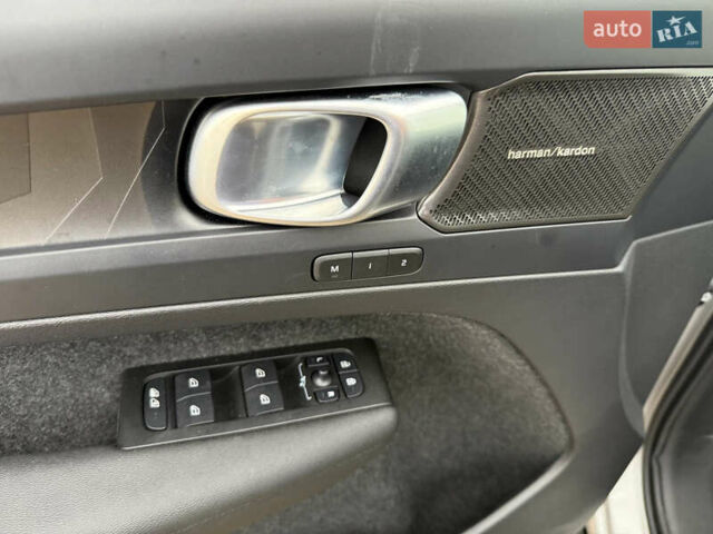 Вольво XC40 Recharge, объемом двигателя 0 л и пробегом 4 тыс. км за 18950 $, фото 9 на Automoto.ua