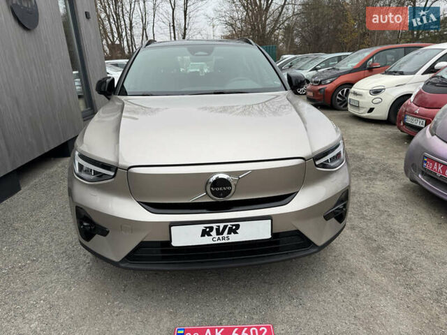 Серый Вольво XC40 Recharge, объемом двигателя 0 л и пробегом 193 тыс. км за 24500 $, фото 3 на Automoto.ua