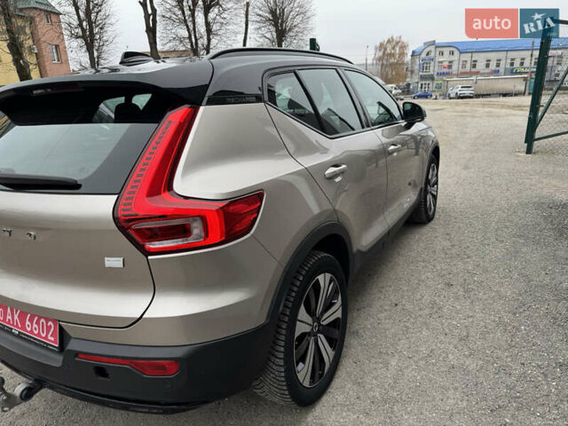 Серый Вольво XC40 Recharge, объемом двигателя 0 л и пробегом 193 тыс. км за 24500 $, фото 6 на Automoto.ua