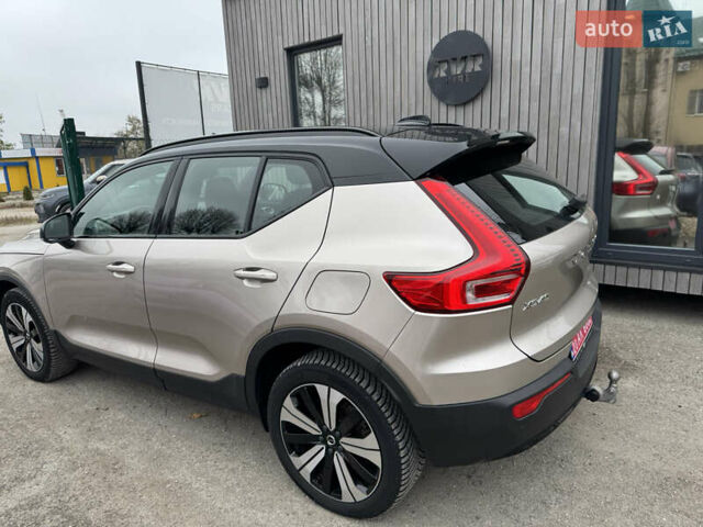 Серый Вольво XC40 Recharge, объемом двигателя 0 л и пробегом 193 тыс. км за 24500 $, фото 9 на Automoto.ua