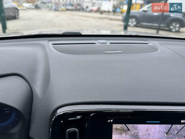 Серый Вольво XC40 Recharge, объемом двигателя 0 л и пробегом 193 тыс. км за 24500 $, фото 14 на Automoto.ua