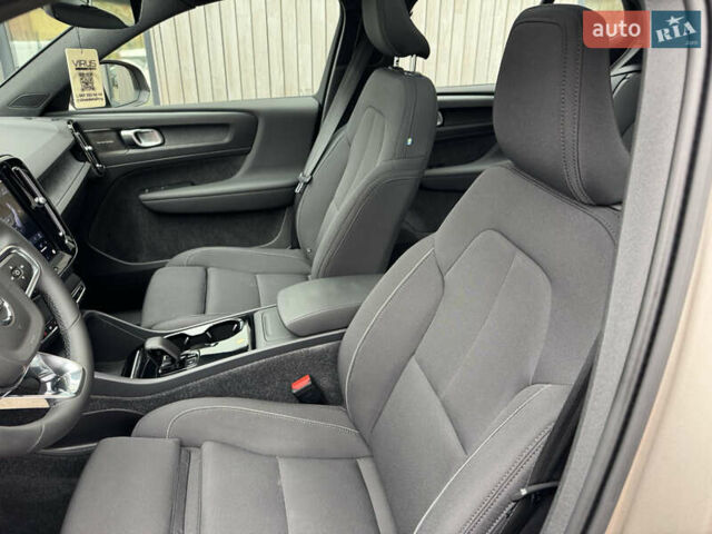 Серый Вольво XC40 Recharge, объемом двигателя 0 л и пробегом 193 тыс. км за 24500 $, фото 11 на Automoto.ua