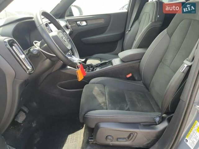 Серый Вольво XC40 Recharge, объемом двигателя 0 л и пробегом 47 тыс. км за 10800 $, фото 6 на Automoto.ua