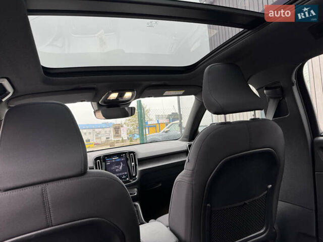 Серый Вольво XC40 Recharge, объемом двигателя 0 л и пробегом 193 тыс. км за 24500 $, фото 22 на Automoto.ua