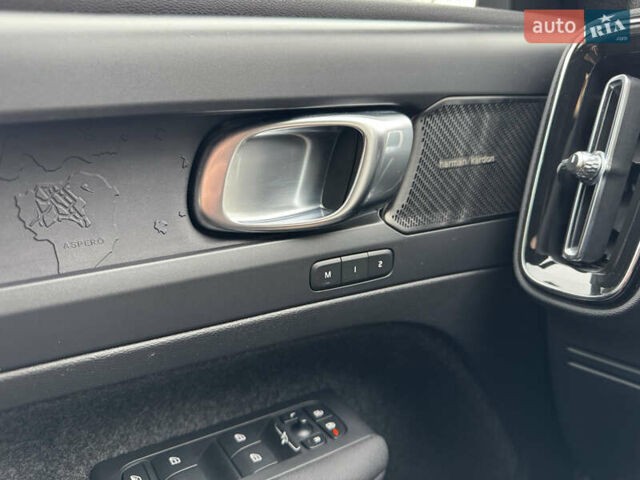 Серый Вольво XC40 Recharge, объемом двигателя 0 л и пробегом 193 тыс. км за 24500 $, фото 15 на Automoto.ua