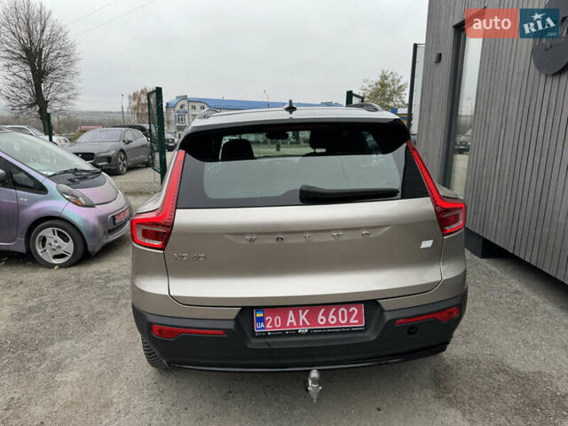 Серый Вольво XC40 Recharge, объемом двигателя 0 л и пробегом 193 тыс. км за 24500 $, фото 7 на Automoto.ua